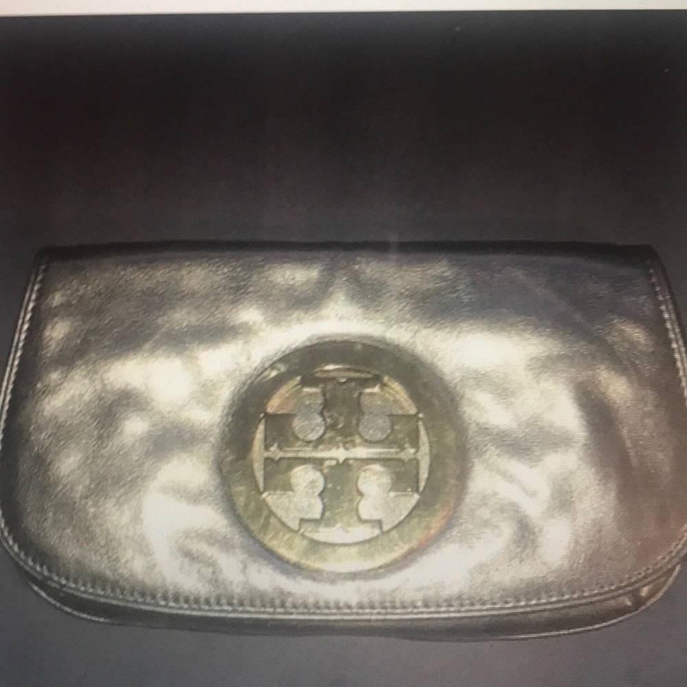 Tory Burch Logo Clutch Gold